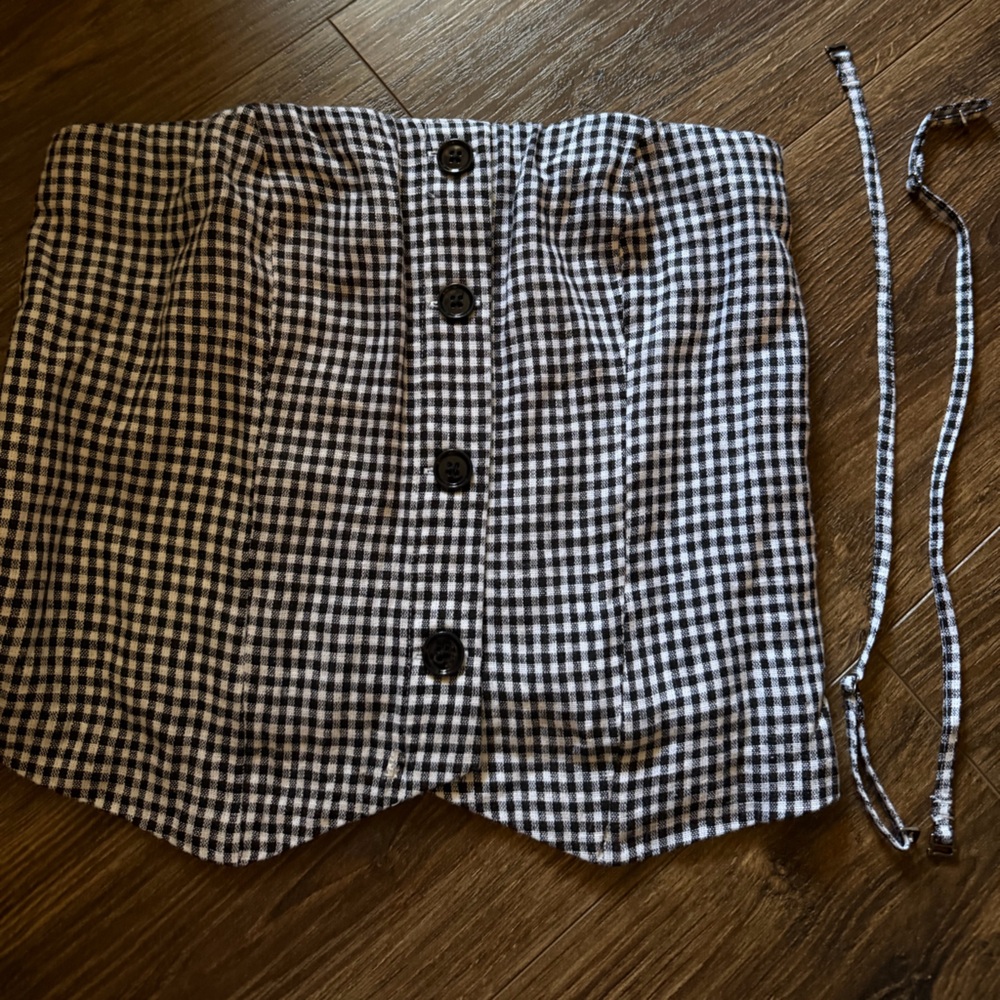 Abercrombie & Fitch Strapless Cropped Vest Top